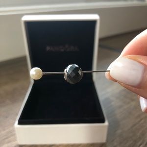 Pandora essence “courage” charm